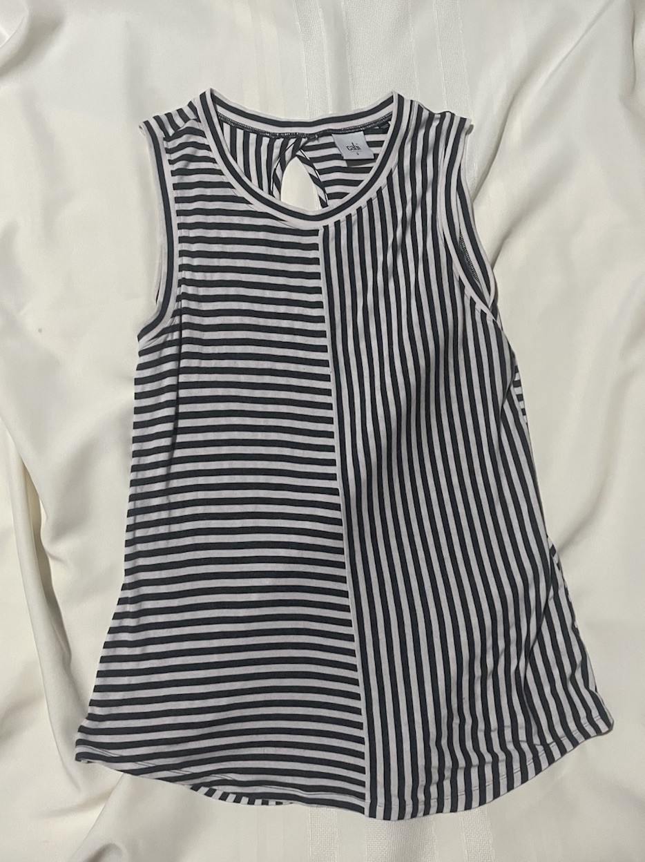 CAbi Women’s S Gray White Striped V-Neck Keyhole Tank Top London Style 3417