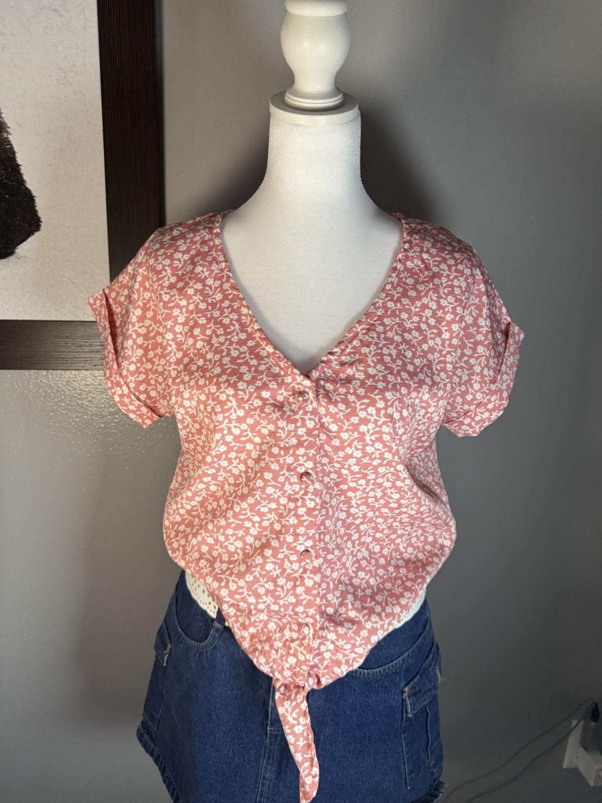 Style Envy Pink & White Floral Button Down Blouse Tie Front Women’s Size Medium
