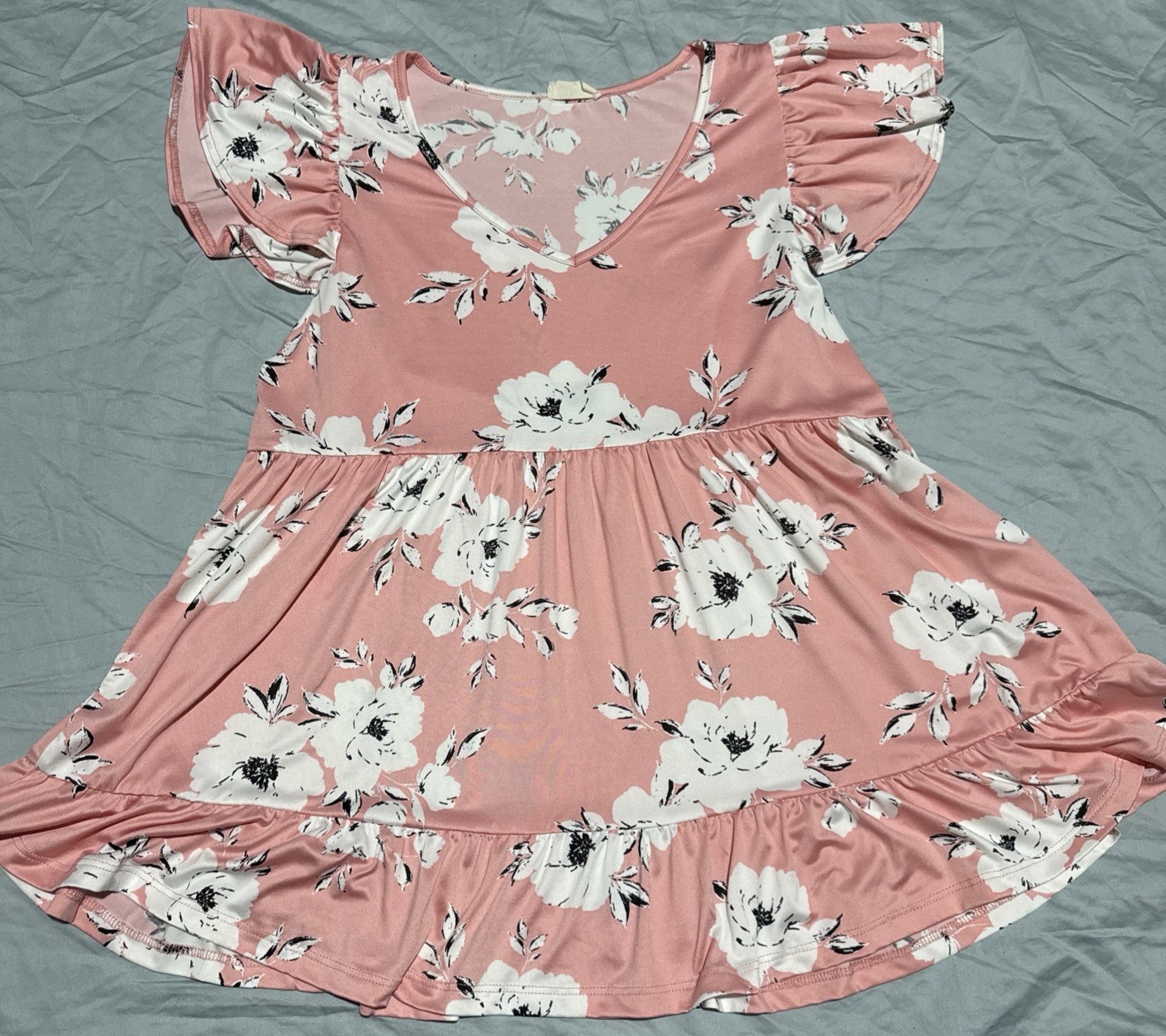 Be Stage Women’s Pink Floral Ruffle Sleeve V-Neck Top, Size Medium Shirt