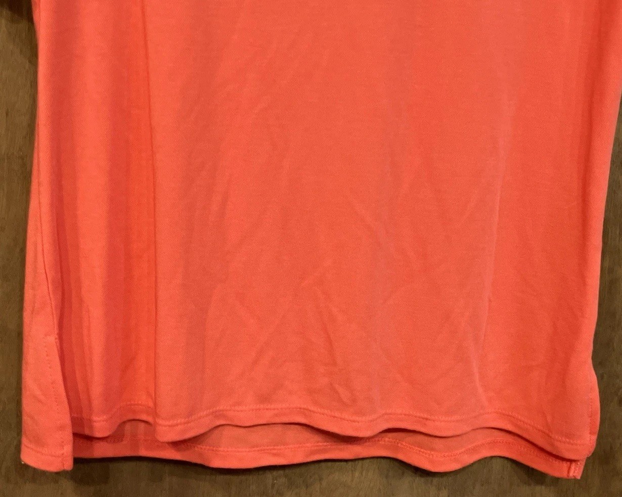 New Love Scarlett “Deco Red” Mesh Knit Scoop Neck Short Sleeved Top Rear Zipper