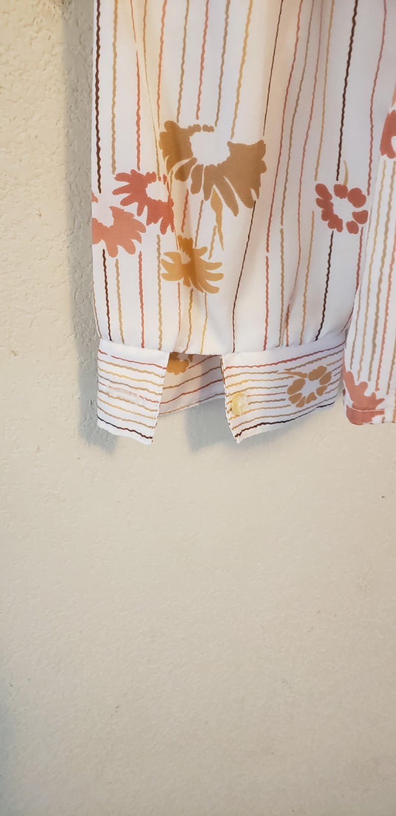 Womens Country Suburban Blouse. Long Sleeve. Size 8. Button Down. Light Weight.