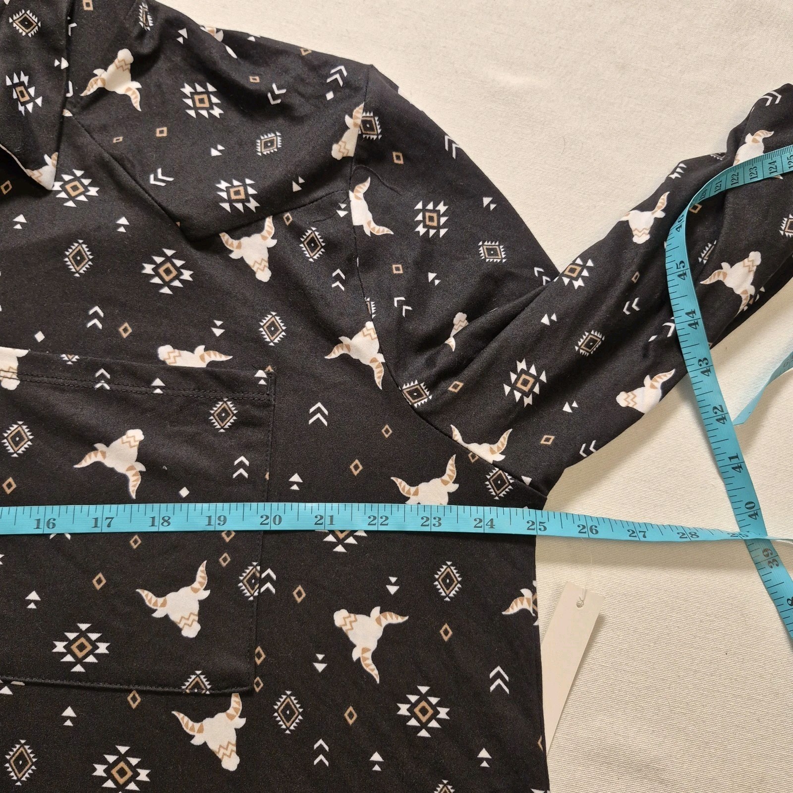Above and Beyond Women’s Cow Skull Print Blouse Size 3X Black Southwestern