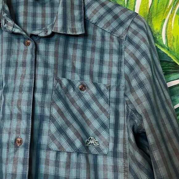 Eastern Mountain Sports Medium Blue Green Button Down Casual Outdoor Camp Shirt