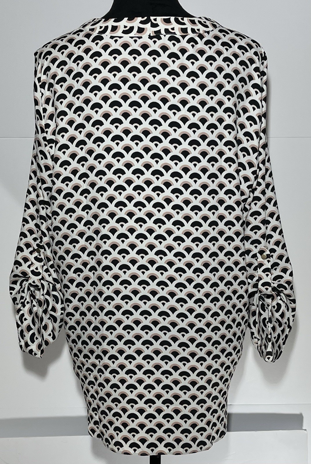 Jones New York Signature Women’s Large Geometric Print Blouse Long Sleeve Ivory