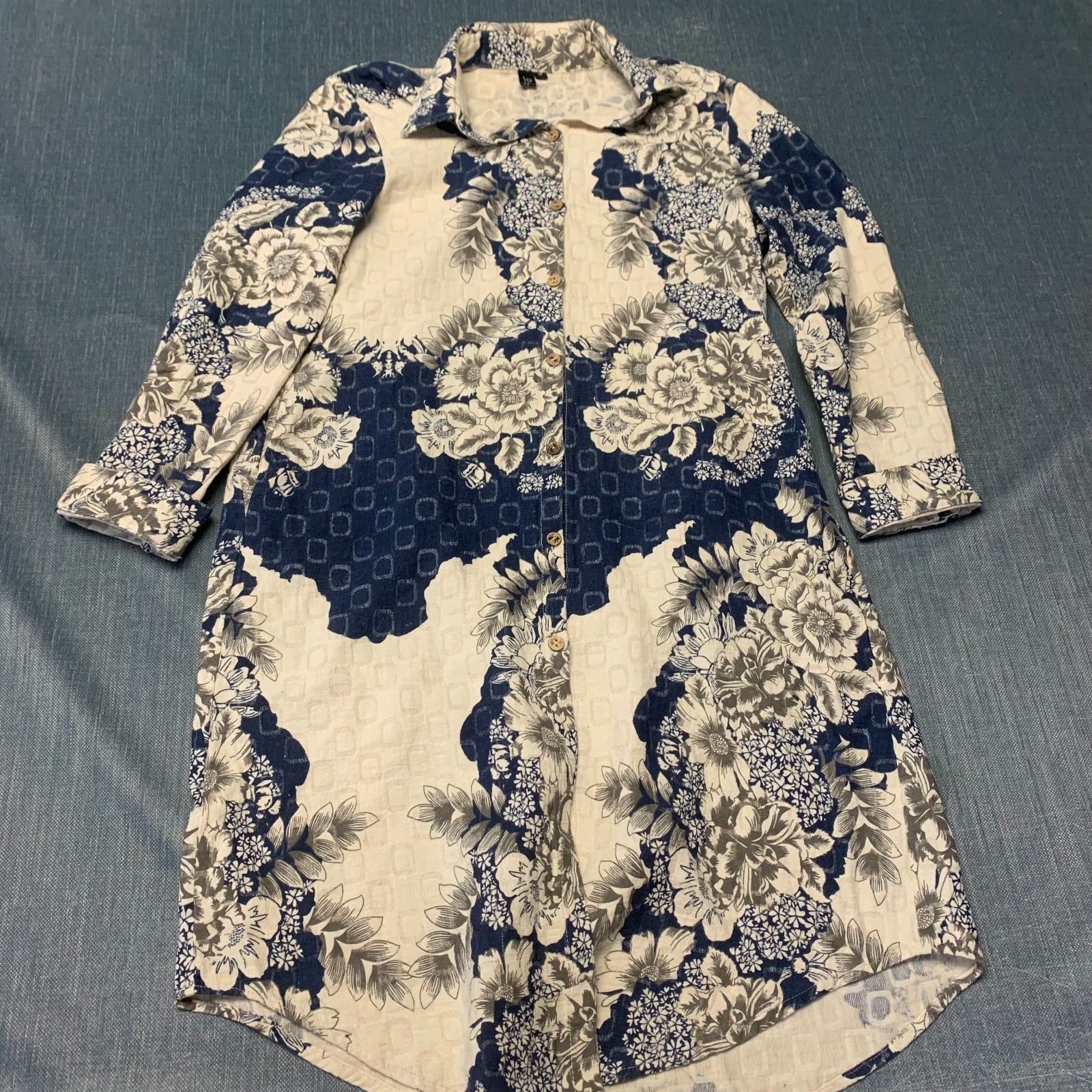 DM Michel Klein Women’s Shirt Dress Size M Blue White Floral Button Up Tunic