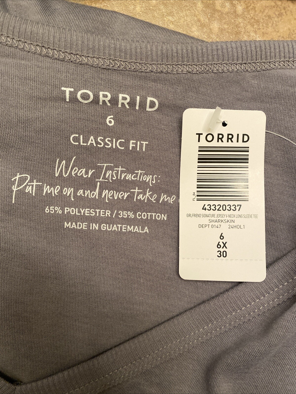 TORRID LONG SLEEVE TEE SHIRT V Neck TOP SWEATSHIRT 6 6X 6XL 30 NEW