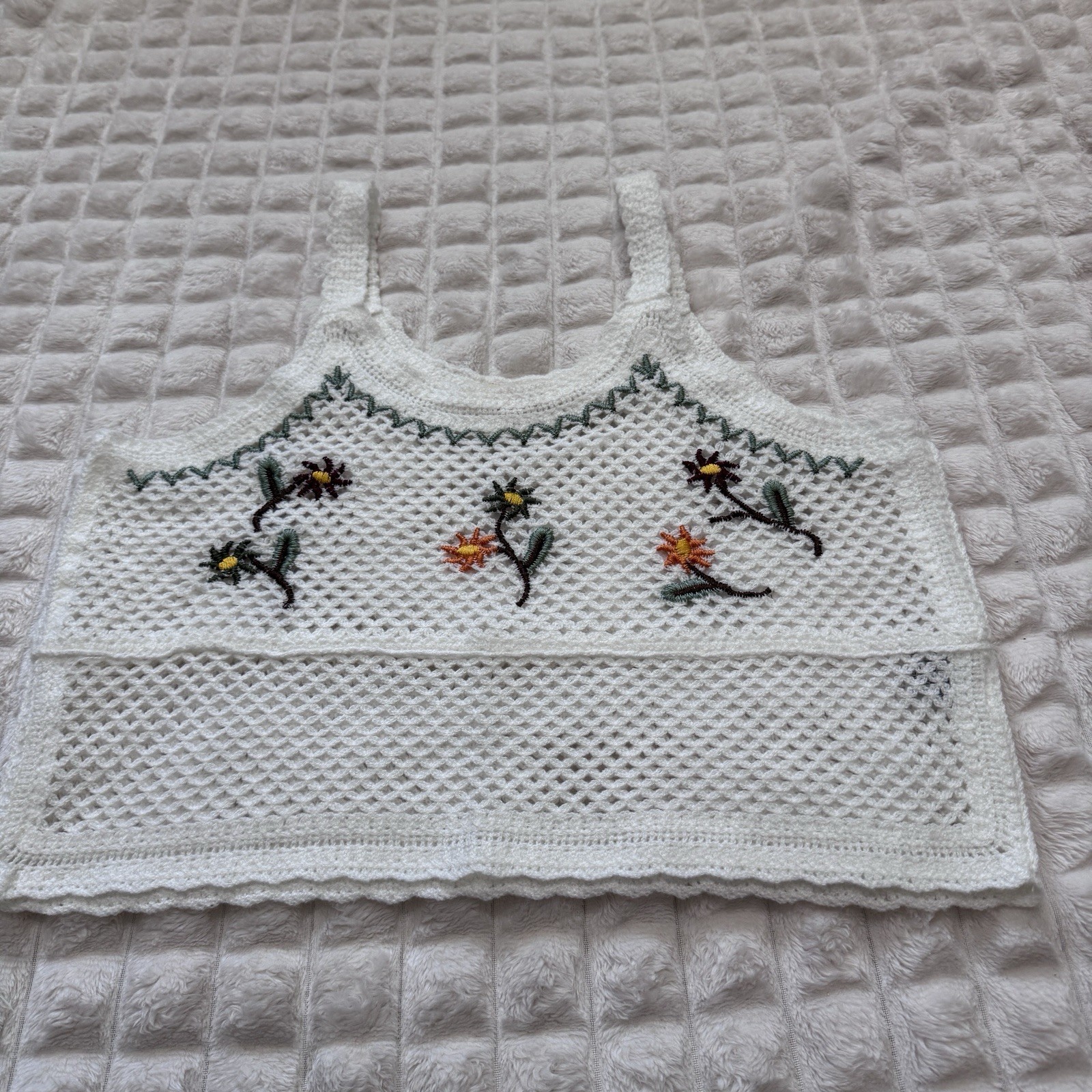 REBELLION AGAIN Medium White Crochet Floral Sleveless Crop Top Boho Y2K Festival