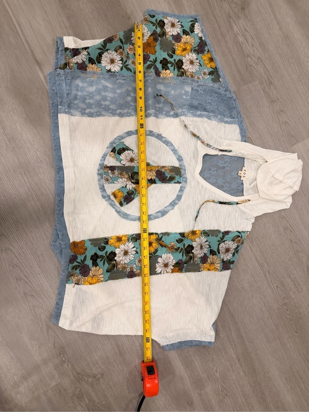 POL Fun & Peace Flowers Lace Appliqué Patchwork Hoodie Poncho Size Small