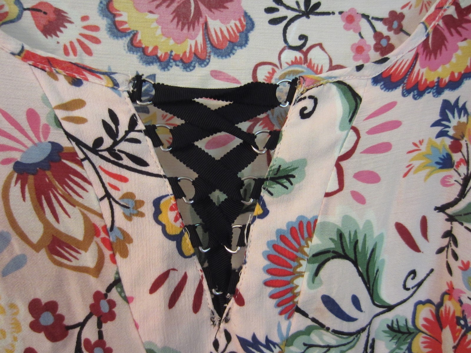 NWOT women’s short sleeved top Democracy Size L floral multi-colors