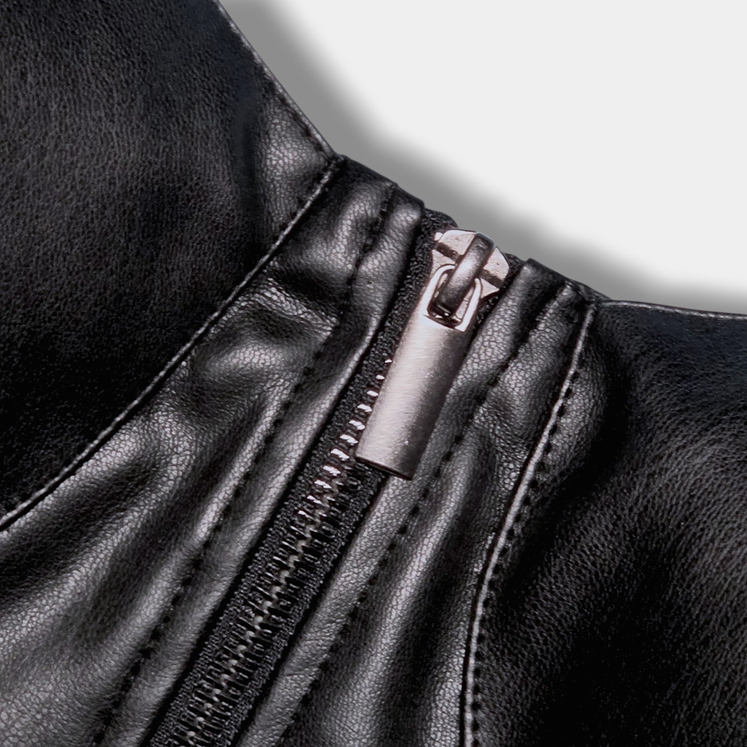 No Boundaries NWOT Women’s Black Leather Front Zip Bustier Top Size Medium