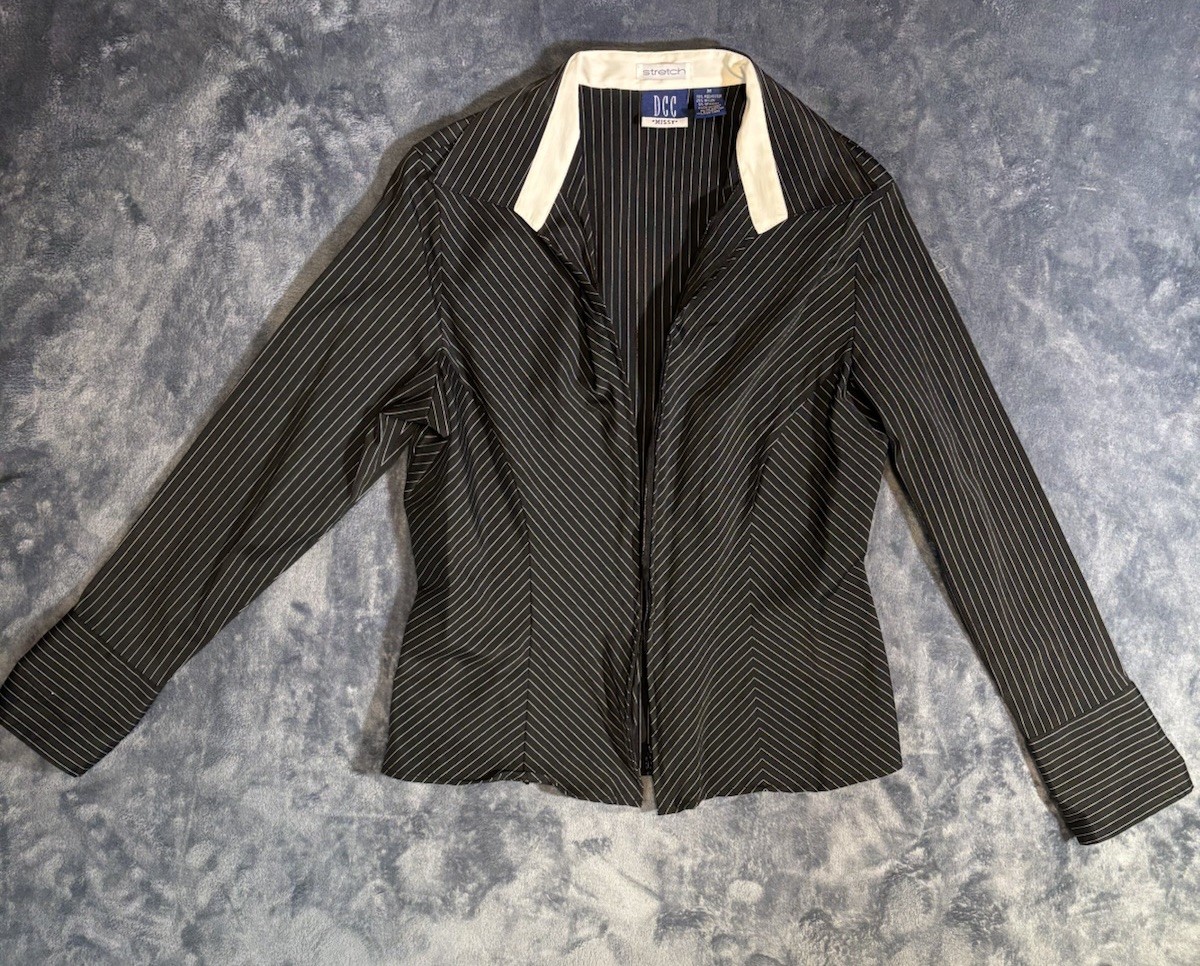 DCC Women’s Black White Pinstripe Collared Zip Long Sleeve Blouse Size M