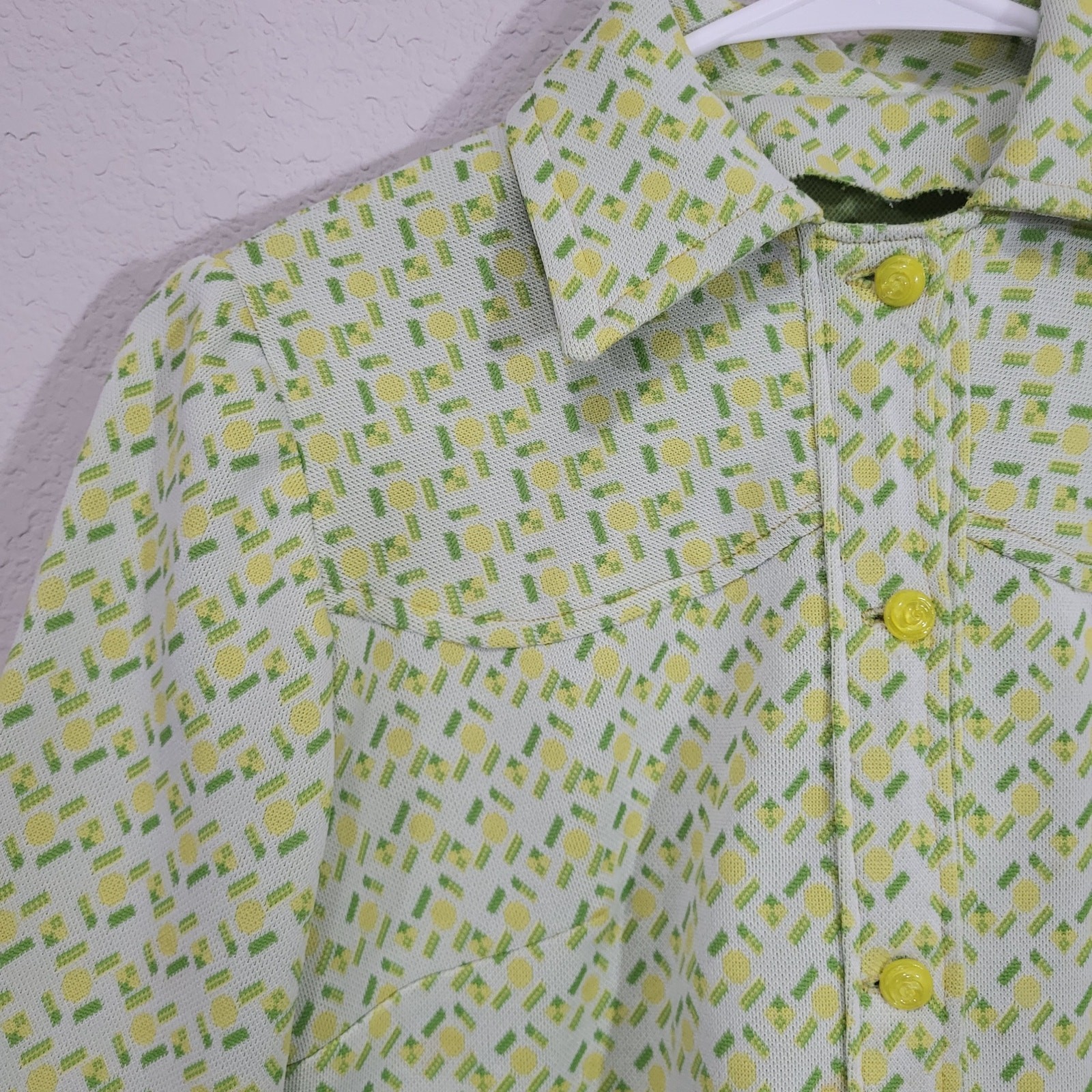 Vintage 60s 70s Handmade Womens Shirt Size Small Casual Retro Mod Green Yellow