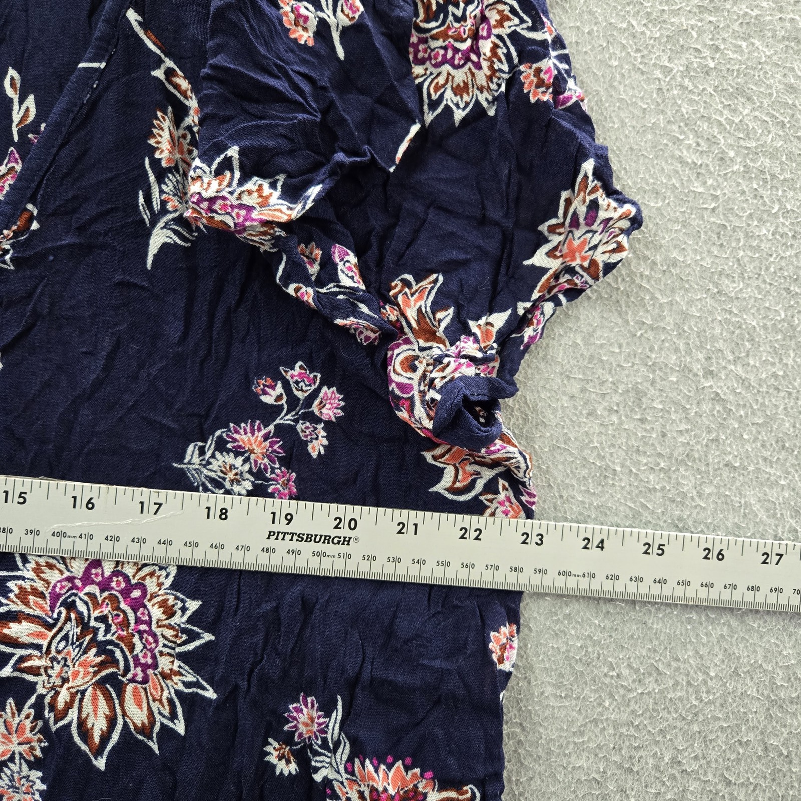 Old Navy Women Blouse XL Navy Floral Ruffle V-Neck Pullover Short Sleeve