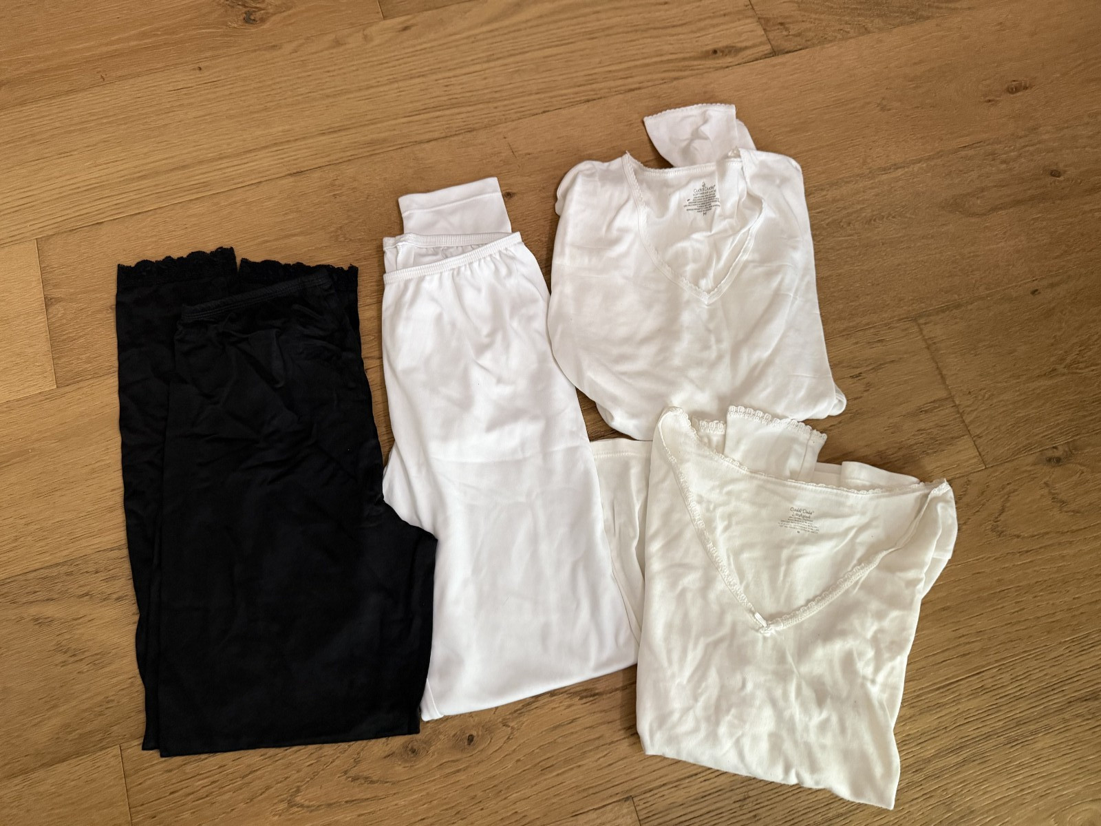 Cuddl Duds & Sonoma Women’s Base Layer Tops (M) and Bottoms (S), Lot of 4