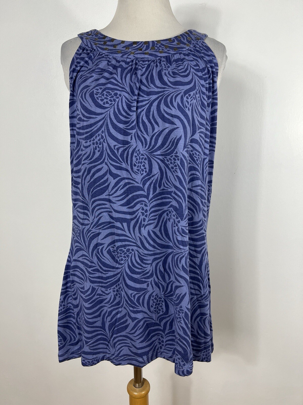 Susan Bristol XL Tank Top Shirt Lilac Purple Scoop Neck Embellished Sleveless L1