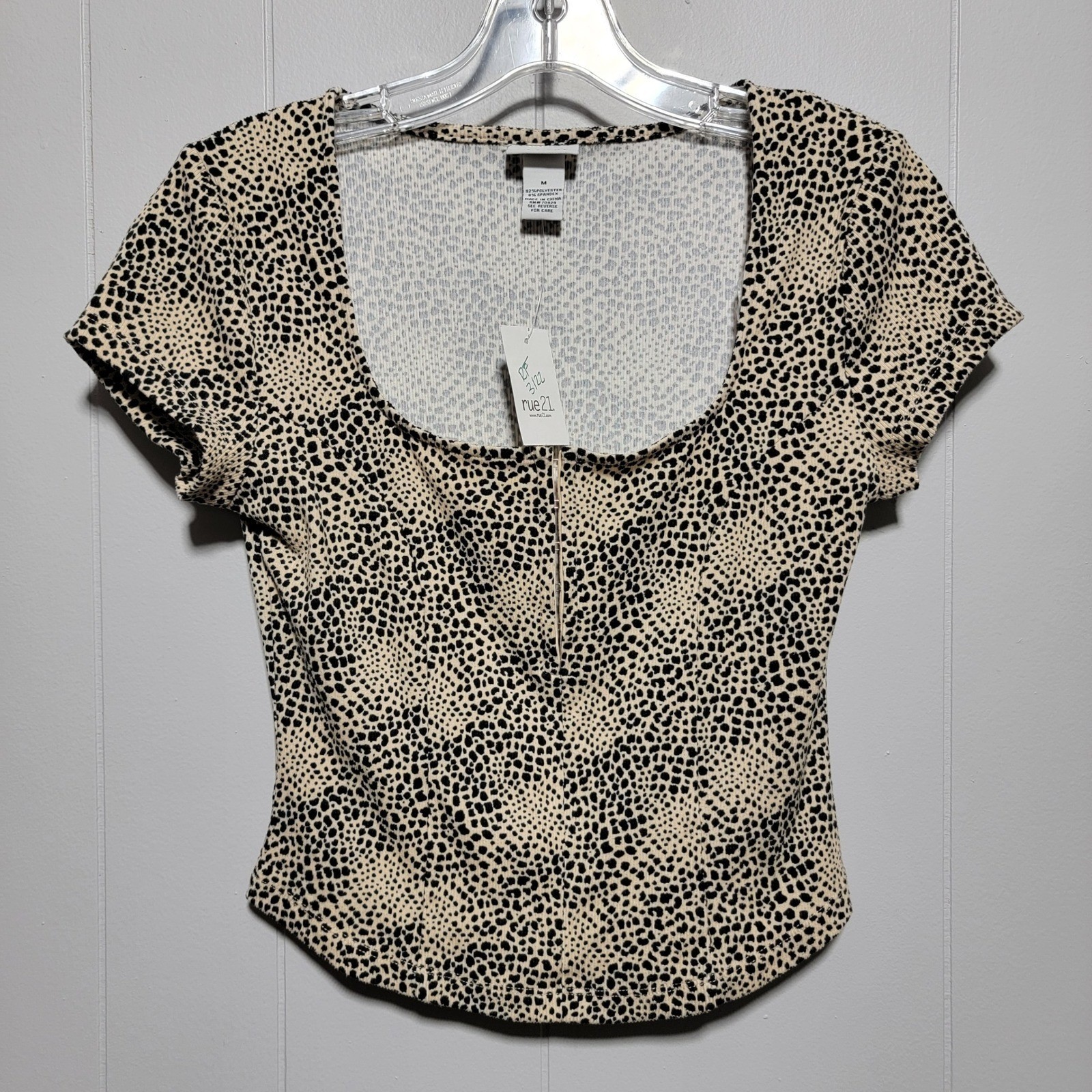 rue21 Womens Leopard Print Hook and Eye Scoop Neck Short Sleeve Top Tan Black M