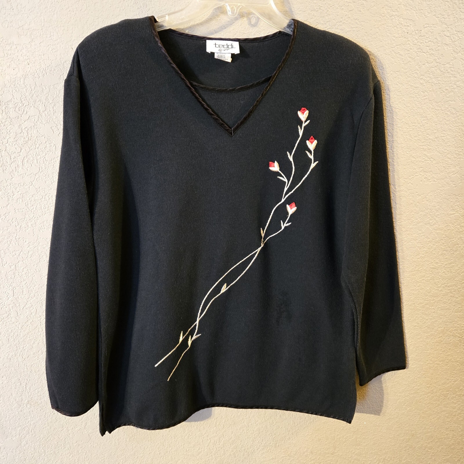 Teddi Womens Vintage Black Long Sleeve Top Red Roses Silver Embroidery Small