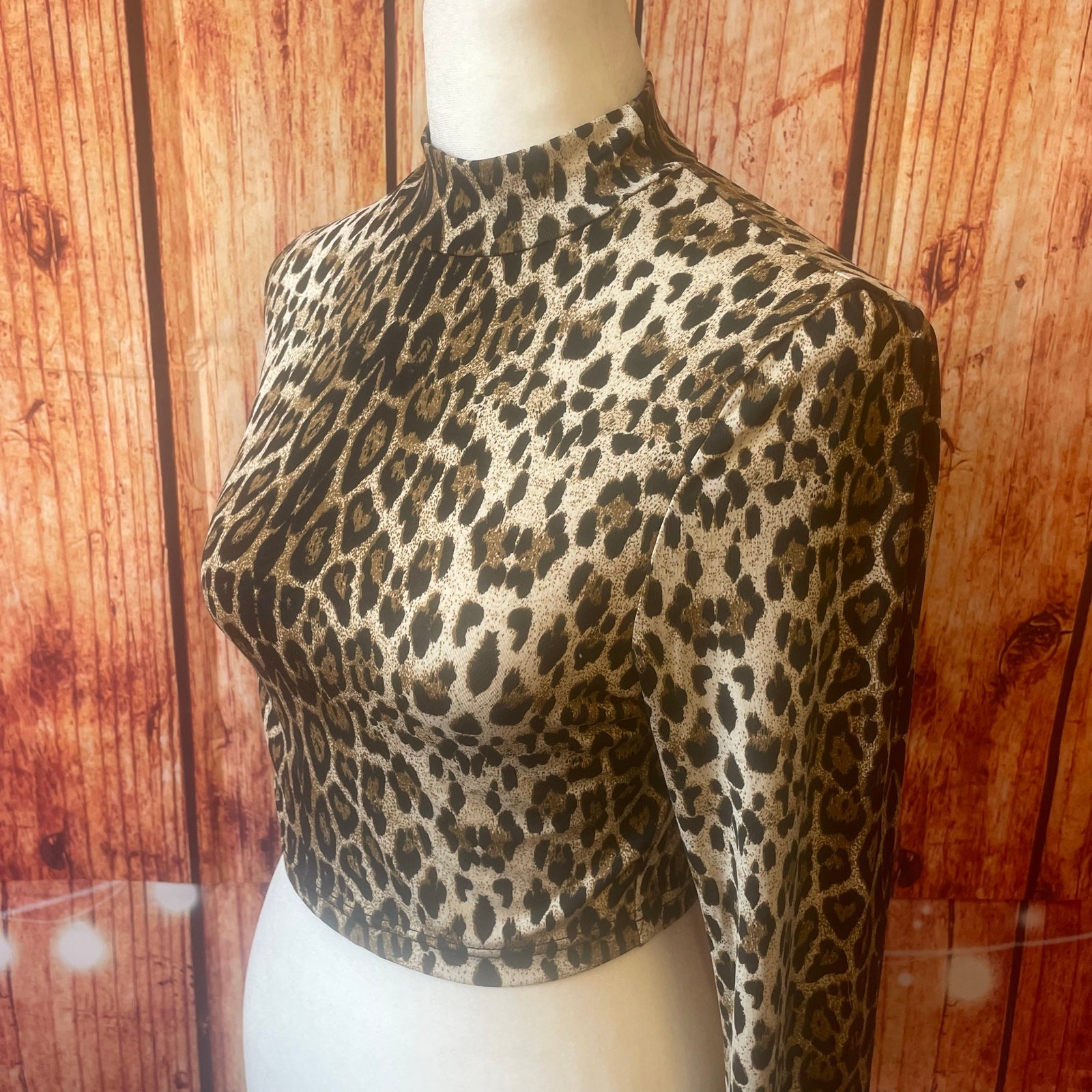Rehab Leopard Print Mock Turtleneck Cropped Long Sleeve Top size Small Y2K