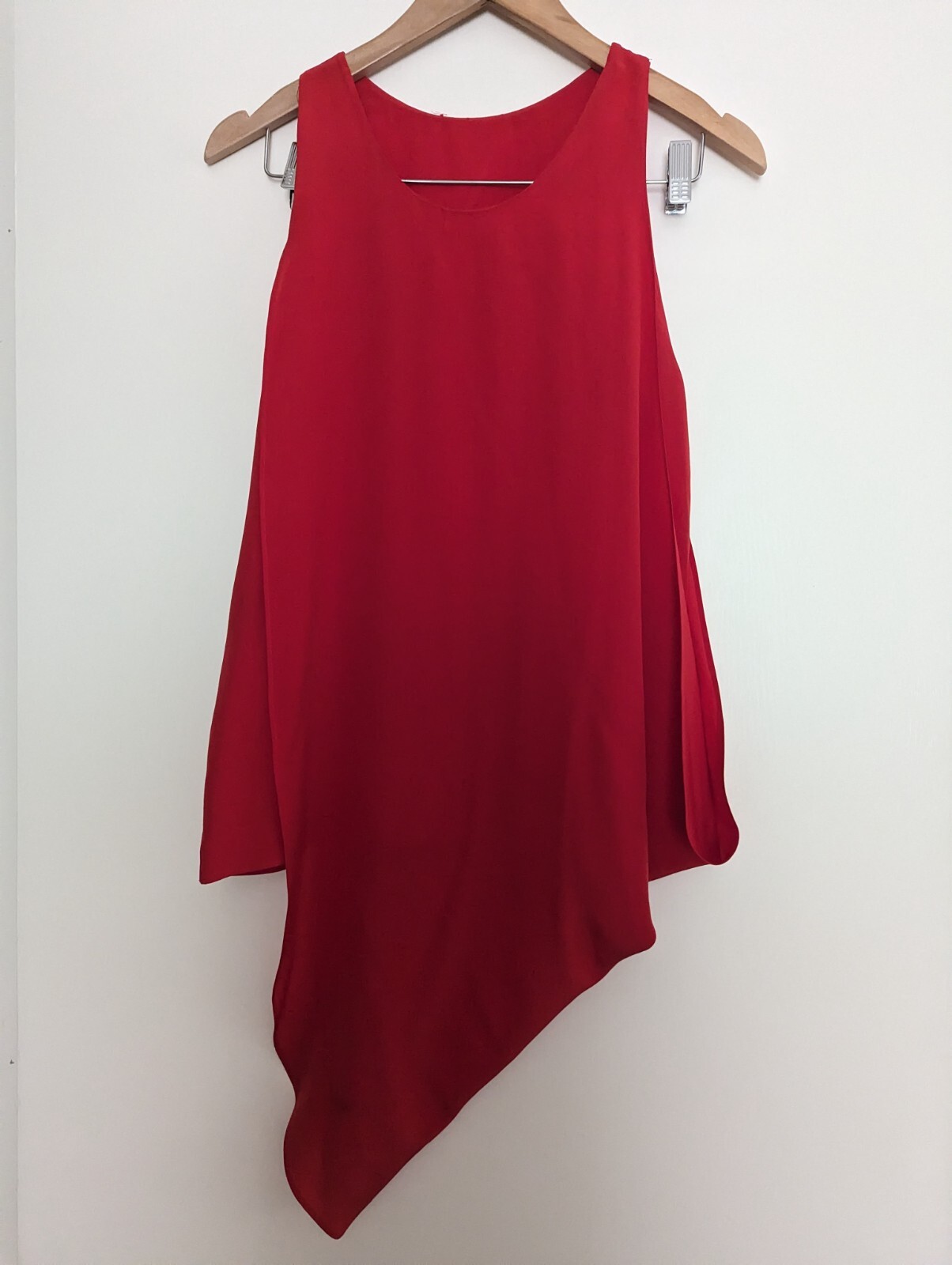 Vionette Paris Silk sleeveless asymmetrical hem double layer Top Sz M?