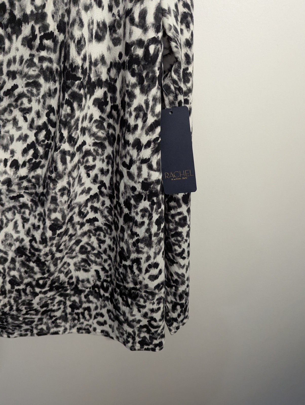 RACHEL Rachel Roy Women’s 3X Axel Leopard Long Sleeves Pullover Top