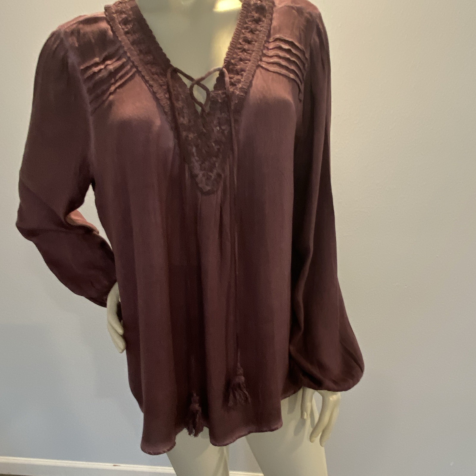Vintage America XL Purple V-Neck Long Sleeve Tie Lace Tassel Blouse