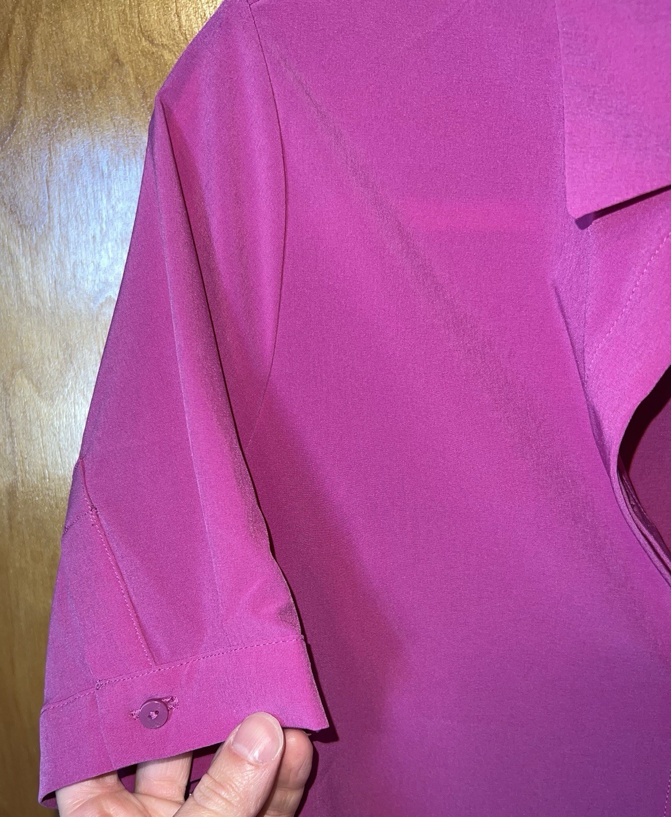 Chico’s magenta purple woven stretch button down cropped blouse Size 0
