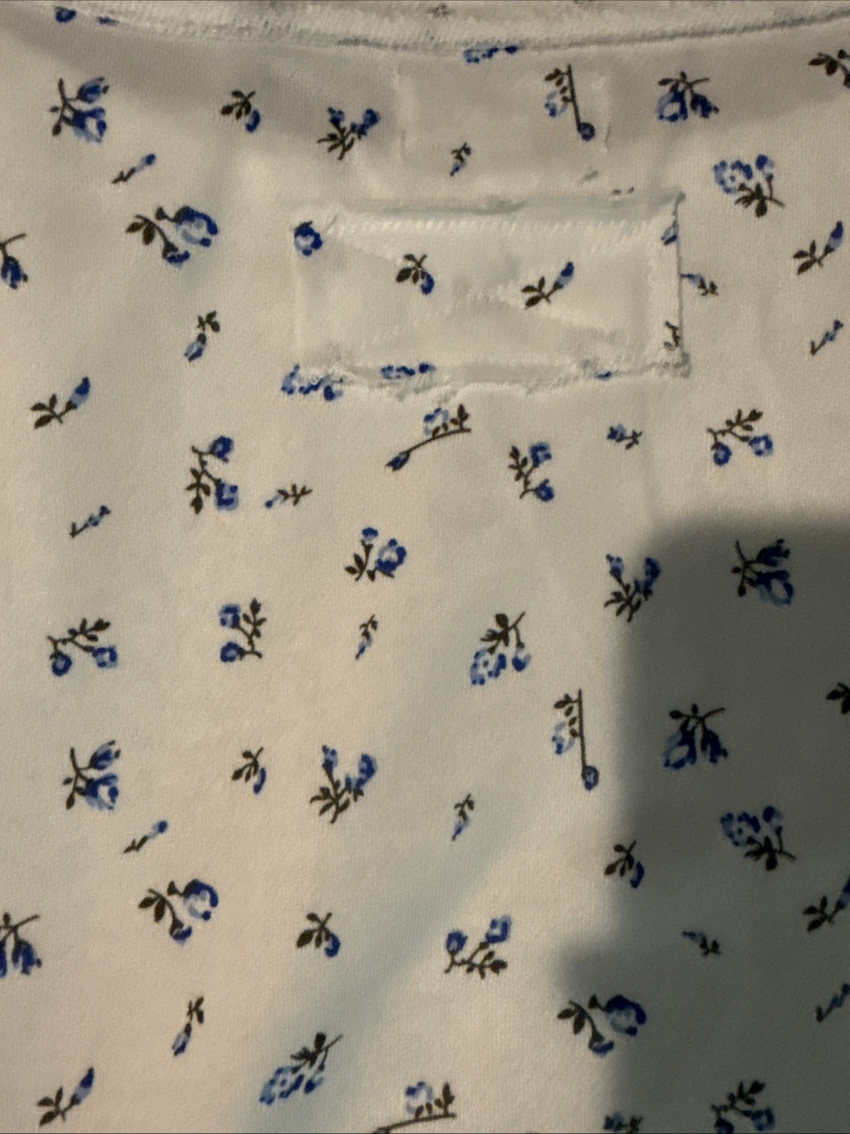Brand New Ava Lane Long Sleeve Shirt With Beautiful Blue Roses