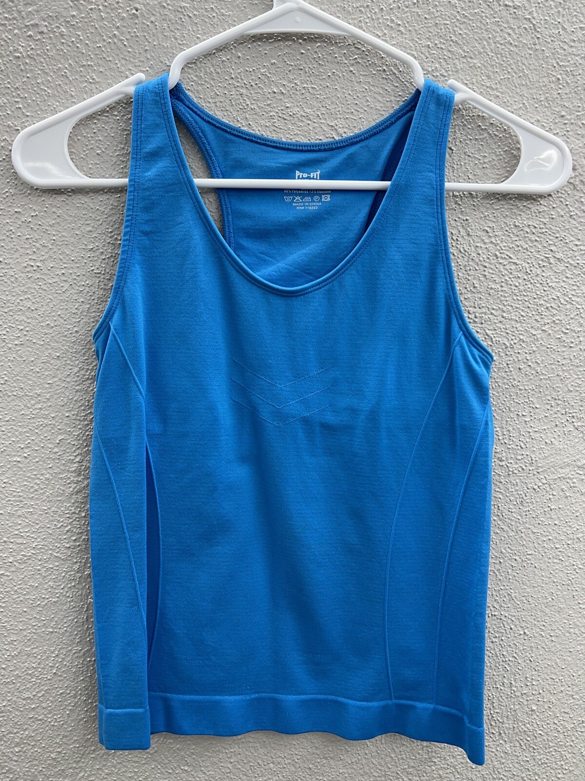 Womens Pro-fit Tank Top Size Small Seamless Blue Built in Bra Racerback