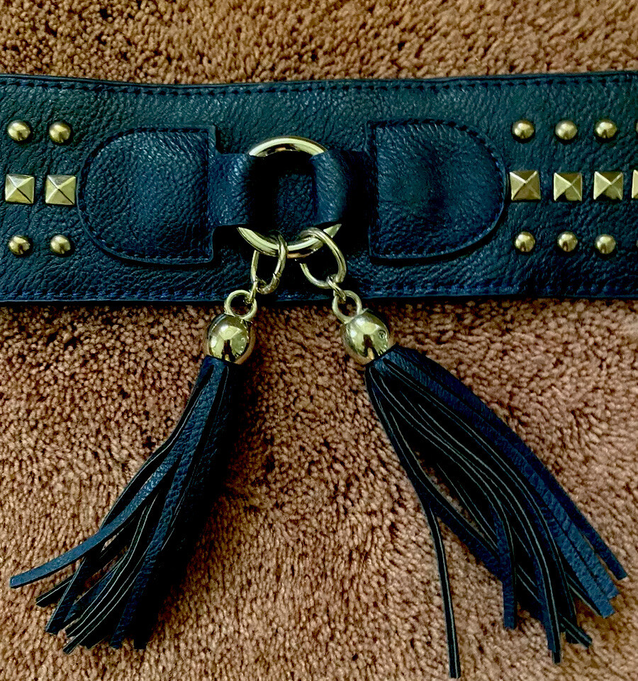 woman’s Belt navy blue 30 inches , size small, Gold studs rubber