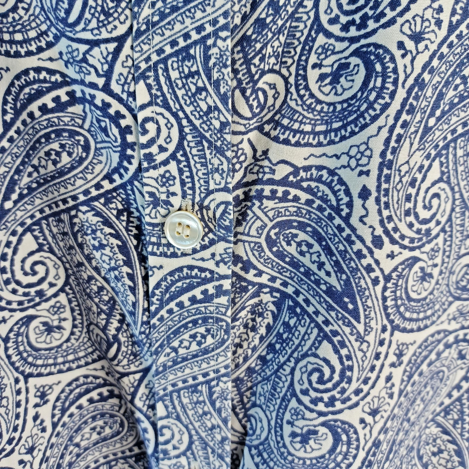 Talbots Woman Petites Size 14WP Blue & White Paisley Button Up Shirt Wrinkle Res
