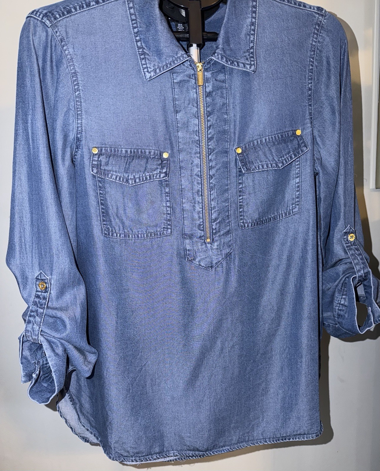 100% Tencel Lyocell Chambray Blouse Zip Denim M luxuriously soft feel EllenTracy