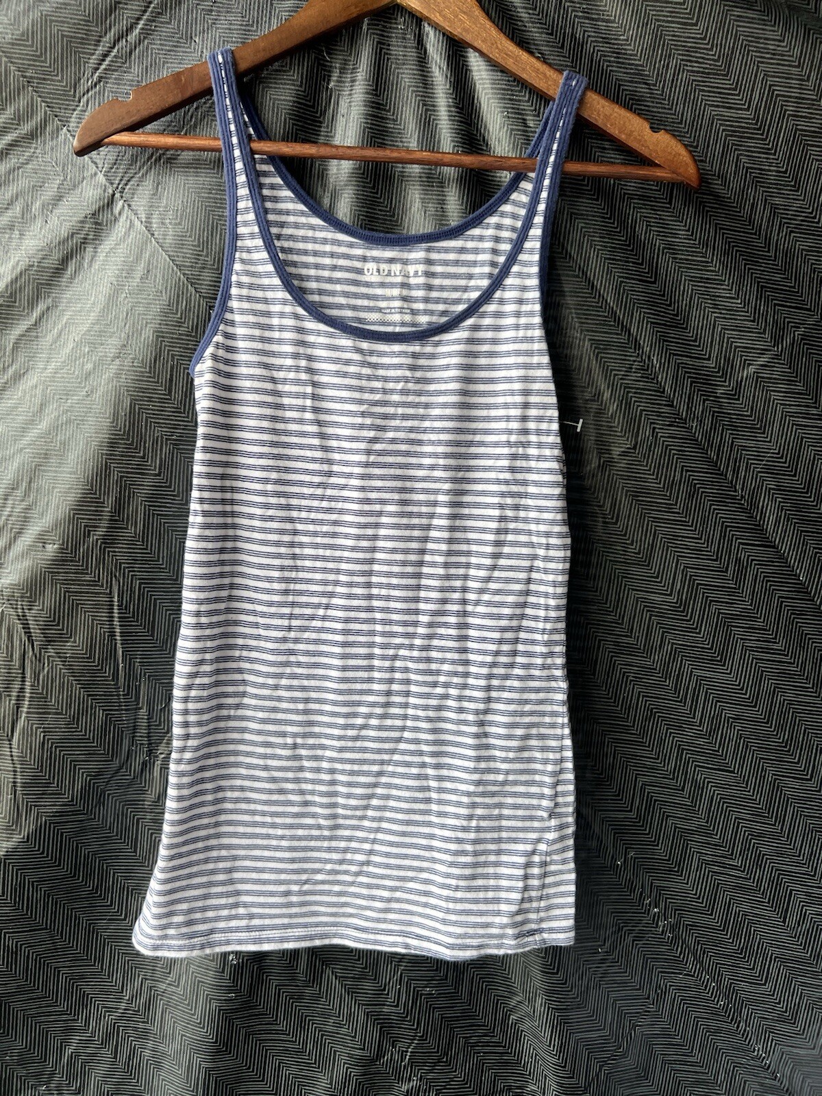 Old Navy Blue And White Striped Tank Top Women’s Medium