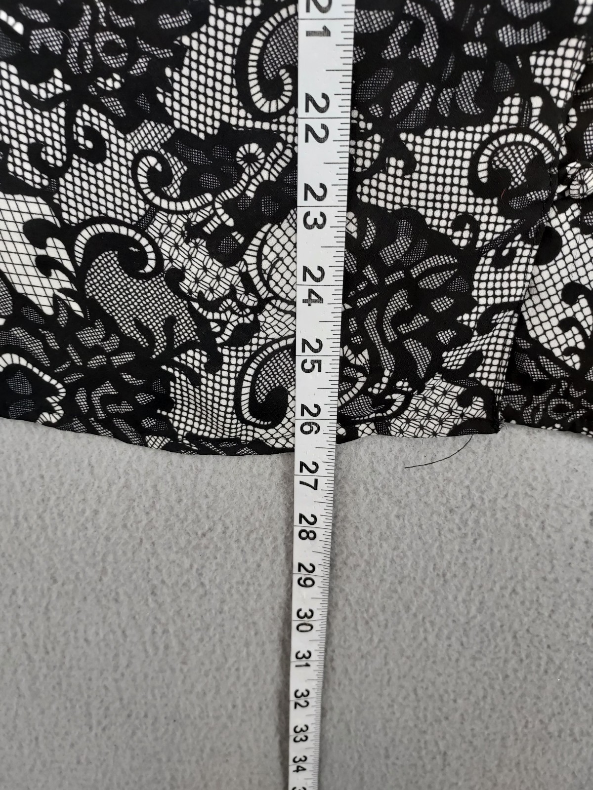 Covington Women Shirt Top M Black White Floral Button Up Lace Detail Casual