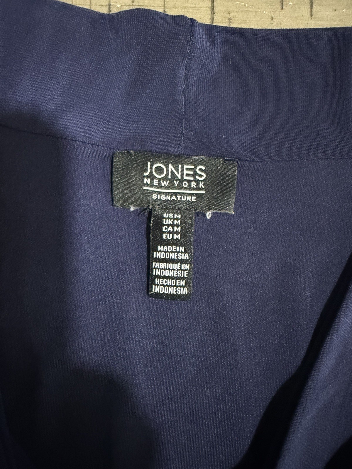Jones New York Signature Women’s Blouse M Navy Twist Front V-Neck Sleeveless