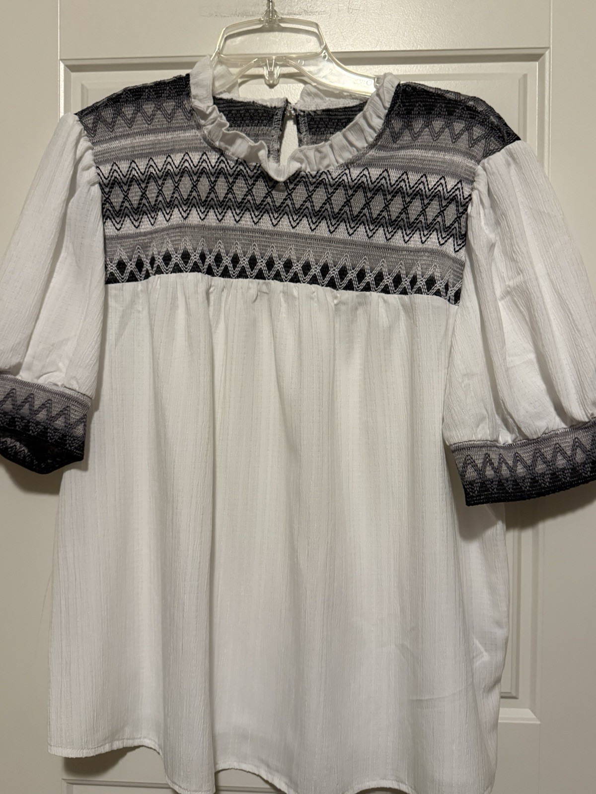 NWOT Womens Sz XL White Black Blouse Shein Smocked Ruffle Puff Sleeve Top Cute!!