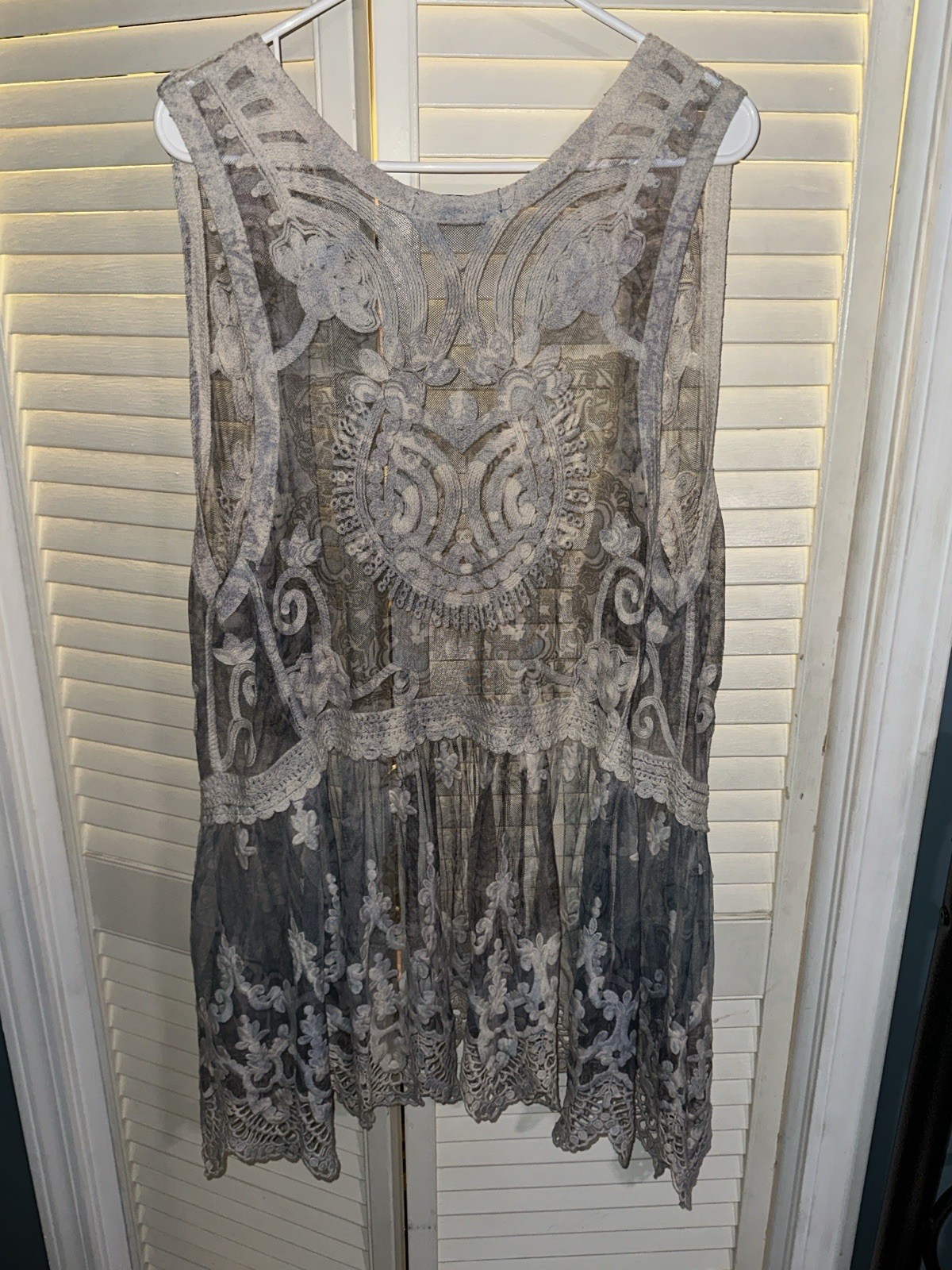 Origami Women’s S Gray Sheer Floral Mesh Lace V-Neck Sleeveless Tunic Tank
