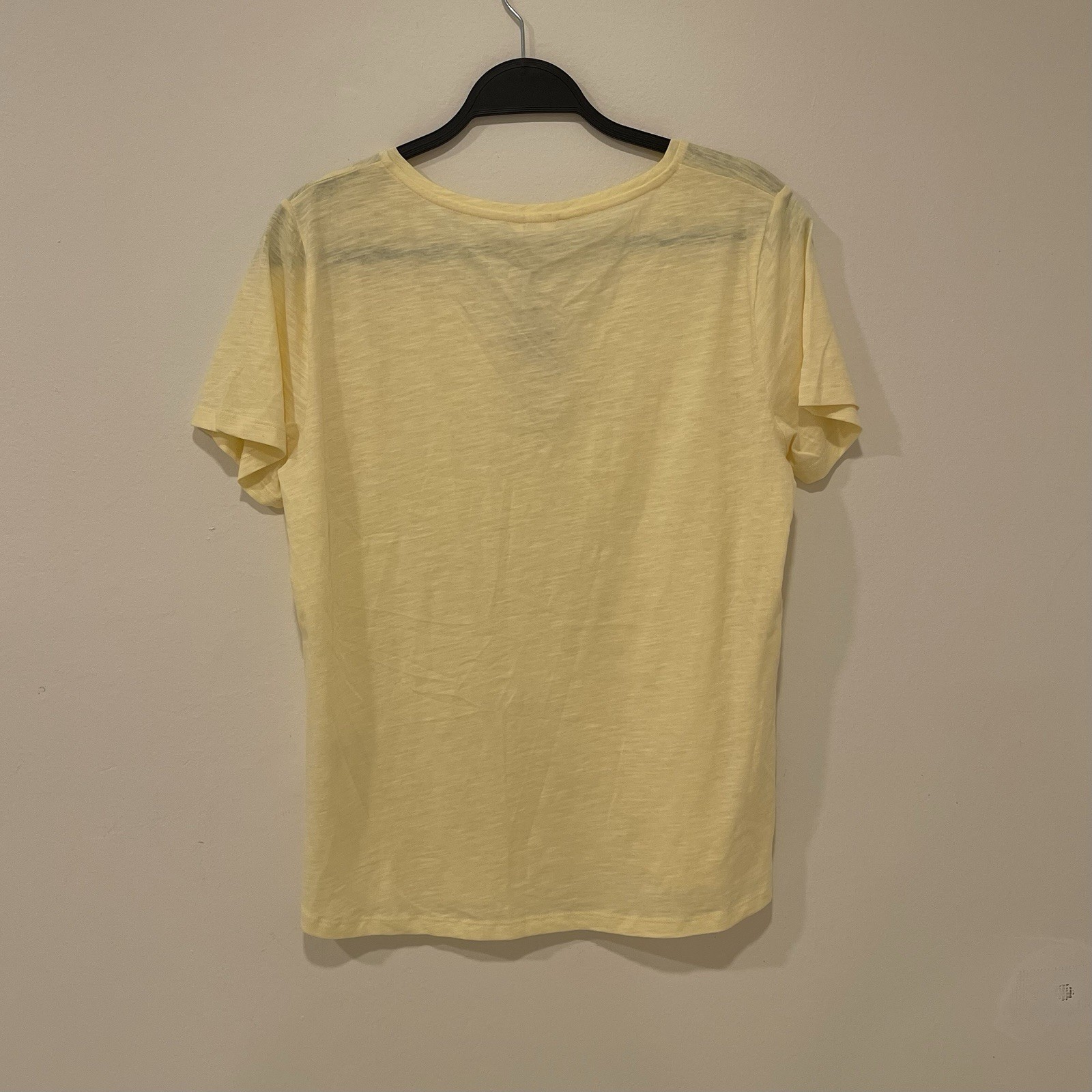 NWT HUSH V-neck Organic Cotton Lightweight T-shirt Short Sleeve Size M