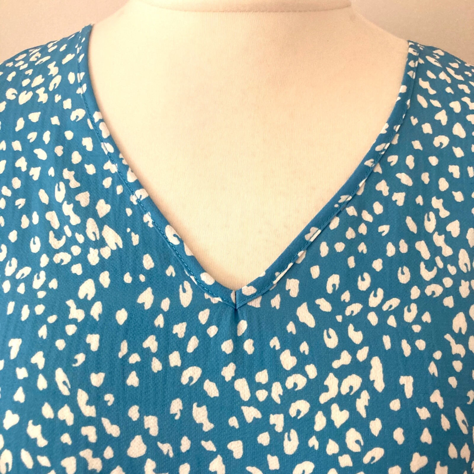 Shein Niay Size XL UK 16 Blue White Blouse Short Angel Sleeves V Neck
