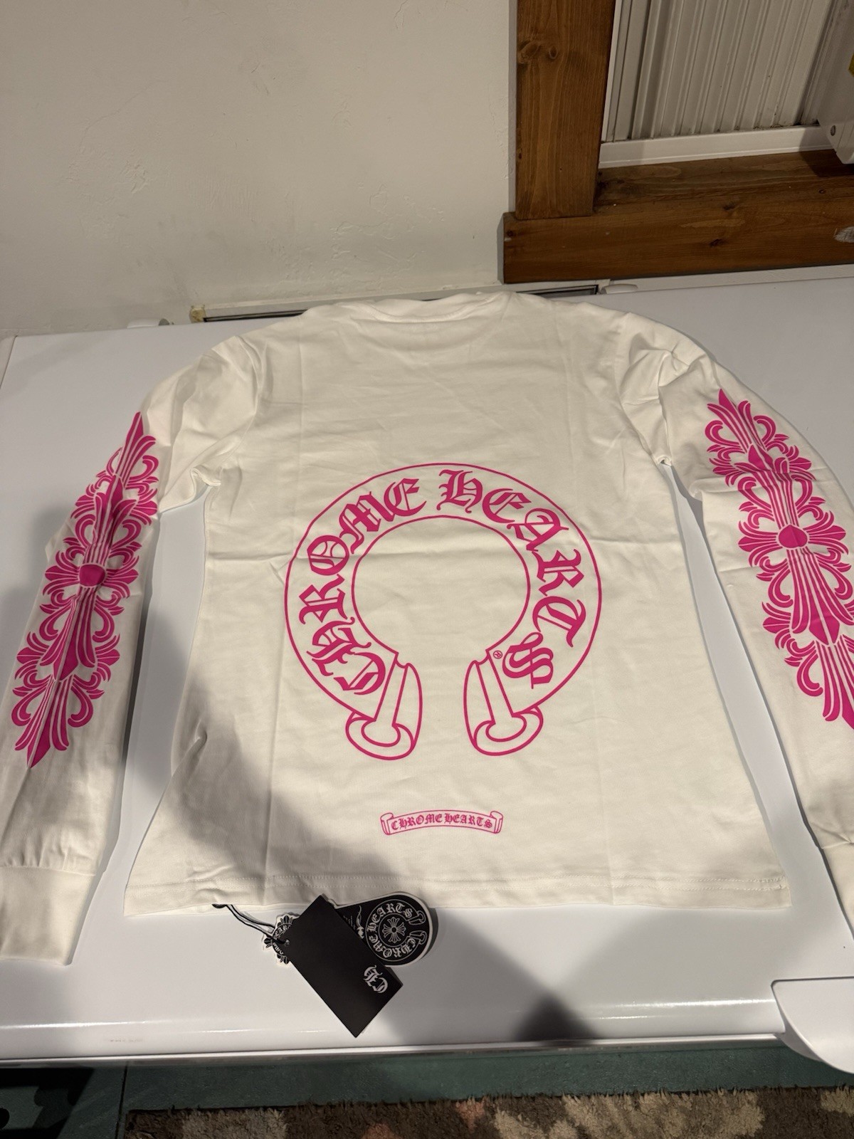 CH White And Pink Long Sleeve Size Small Men With Bag