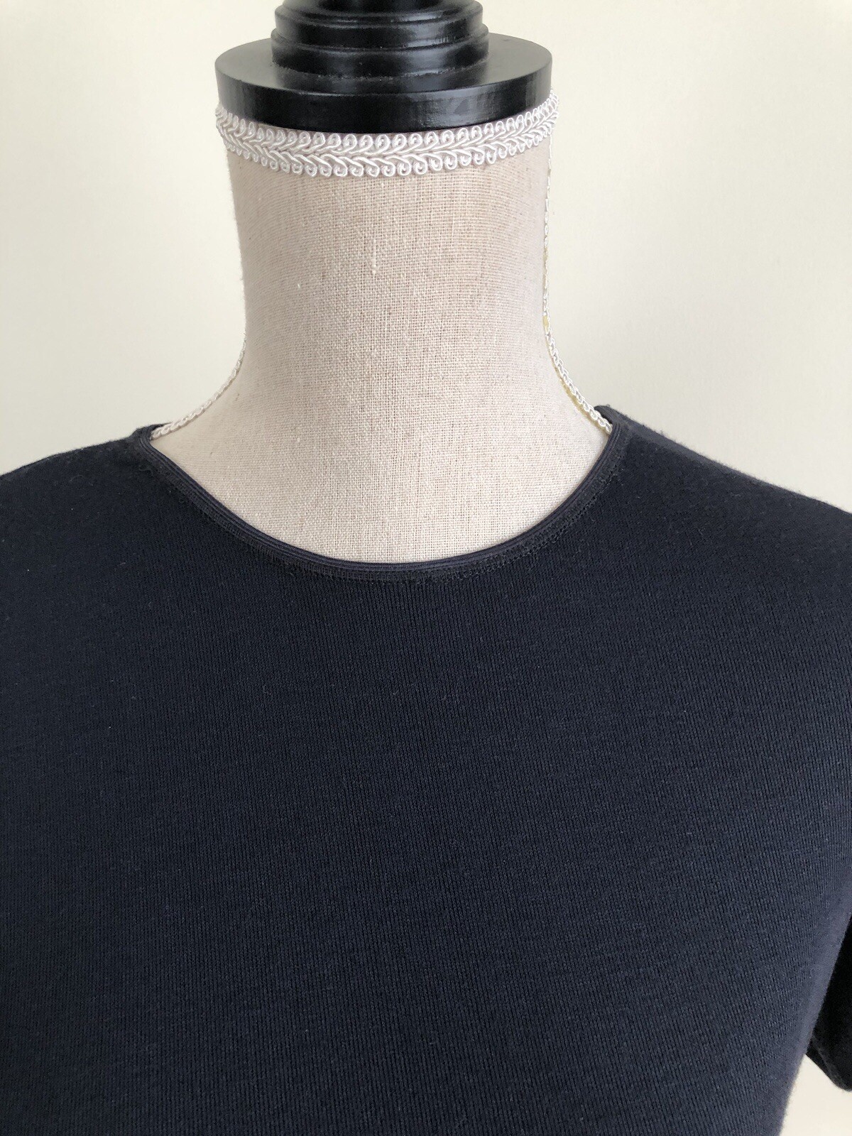Amanda Smith Petites Women’s Black Knit Short Sleeve Top Round Neck Rayon Blend