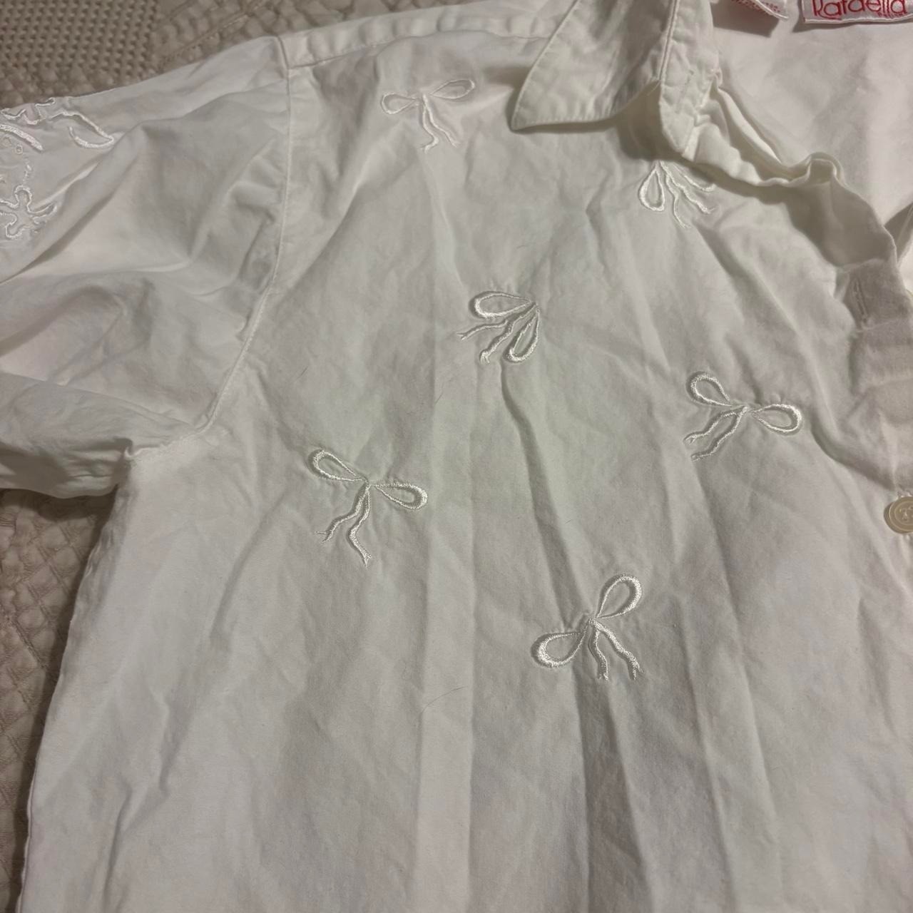 Vintage Rafaella White Embroidered Bow Button Up