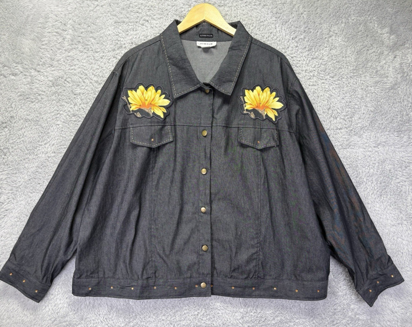 Avenue Womens Sz22 Gray Stretch Denim Jacket Studded Floral Button Front Plus