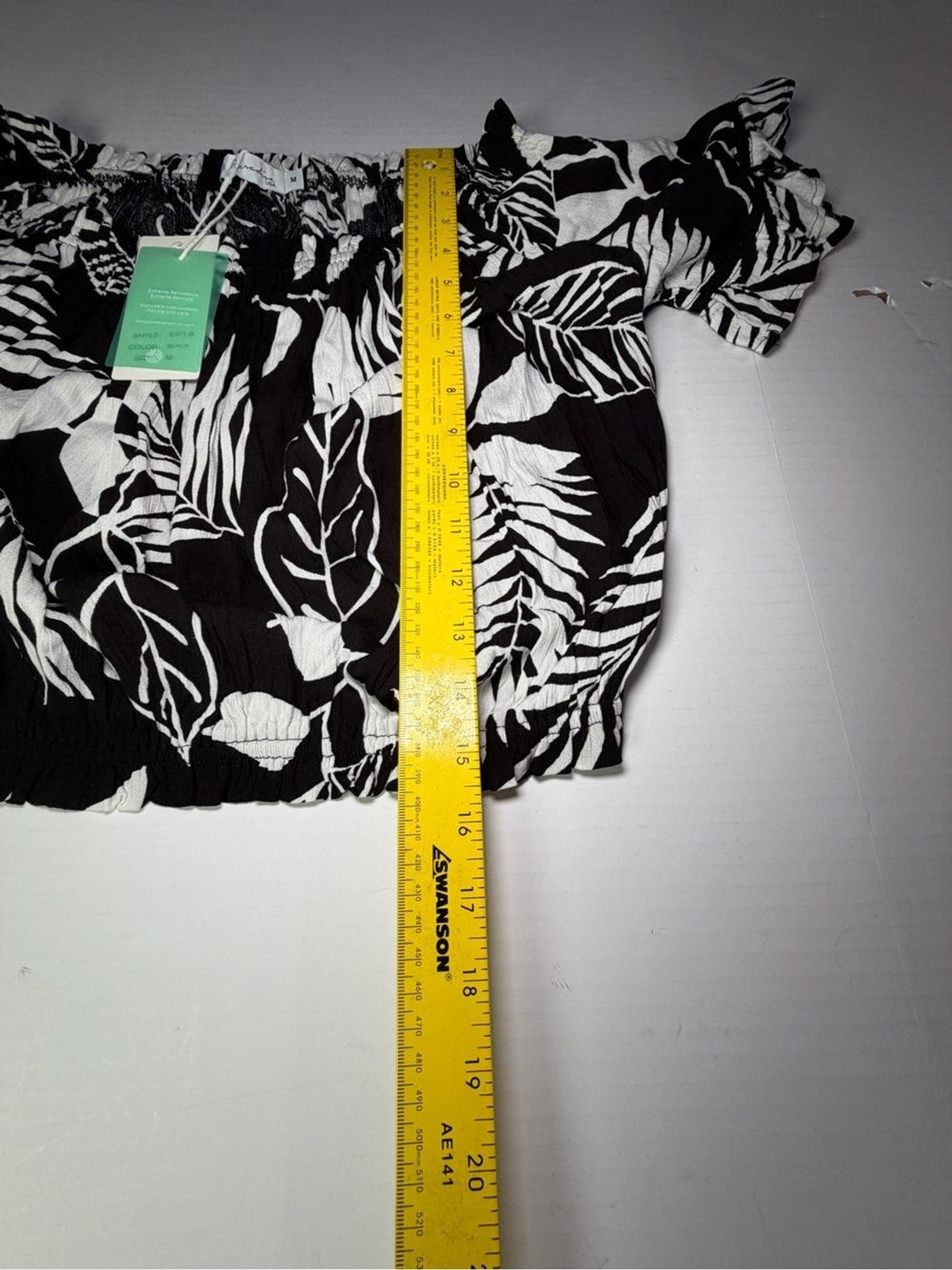 Paradise USA Black & White Tropical Off-Shoulder Top – M