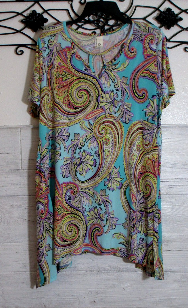 Crepas Knit Tunic Size M Short Sleeve Multicolored Floral Round Neck