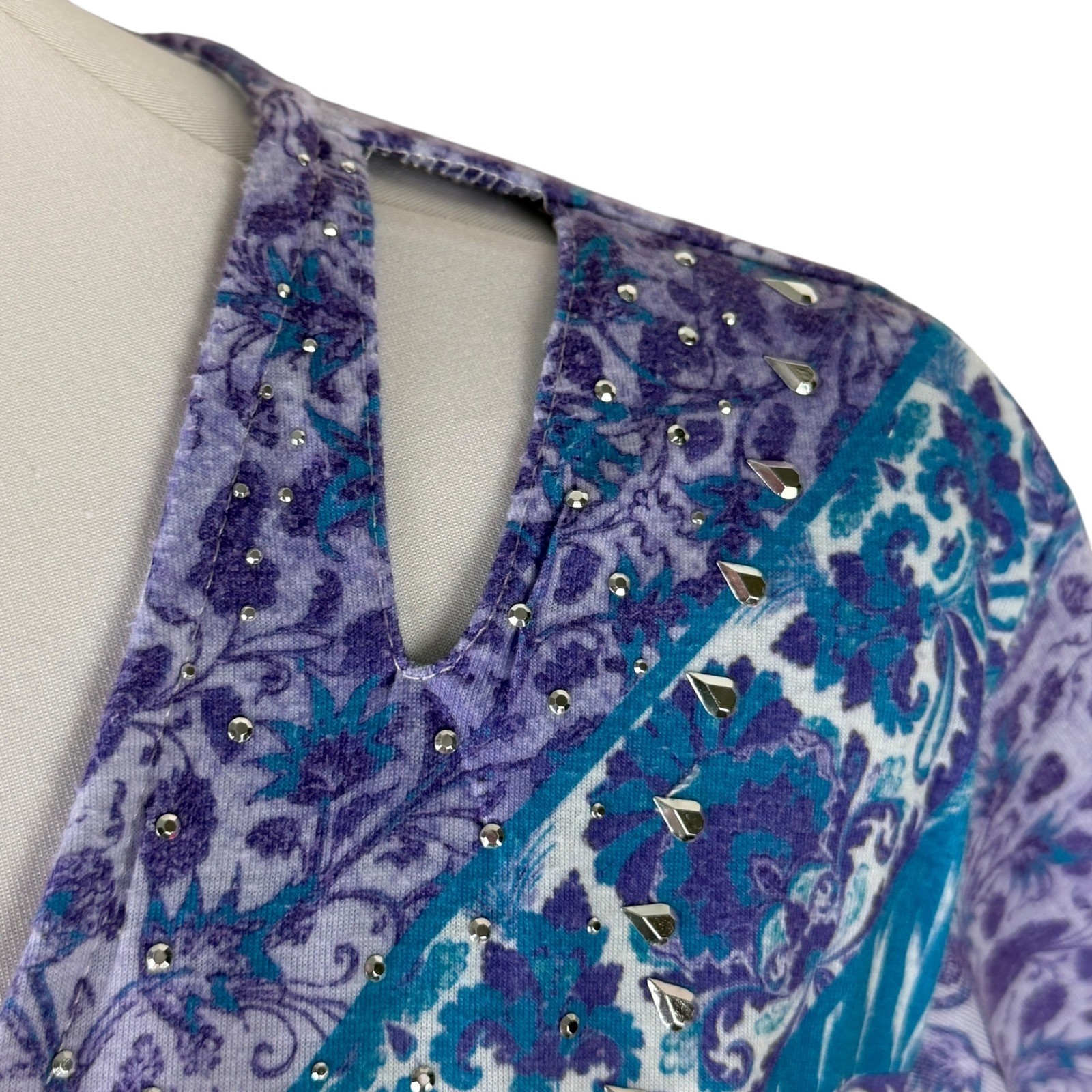 Gloria Vanderbilt Keisa Women’s 2X Purple Studded Cut Out Handkerchief Blouse