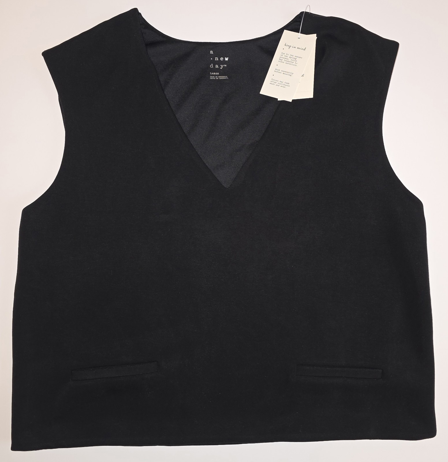 NWT L Women’s V-Neck Vest Sophisticated Black Sheen A New Day MSRP $20