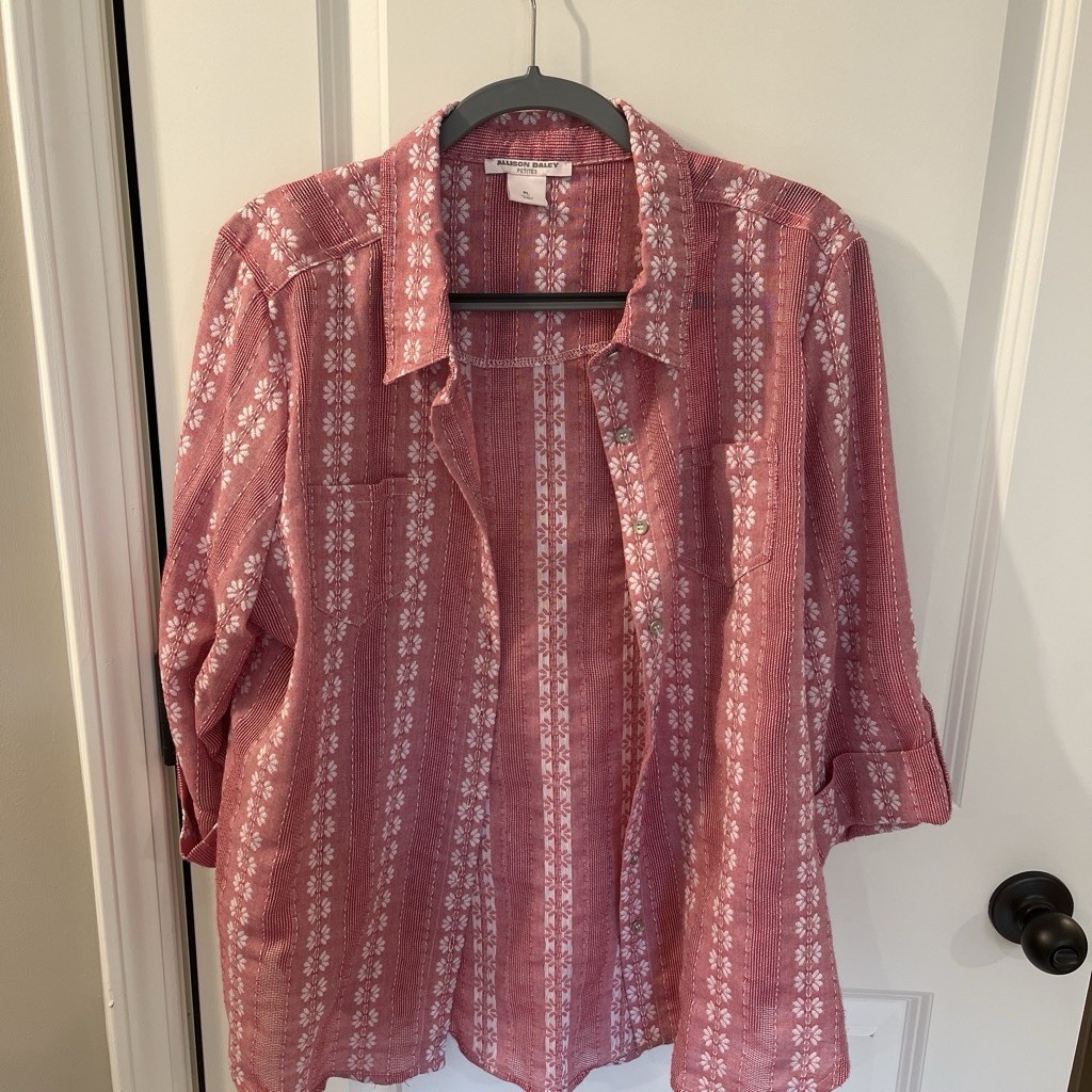 Allison Daley Women’s PL Petites Red/White Floral Collared 3/4 Sleeve Button-Up