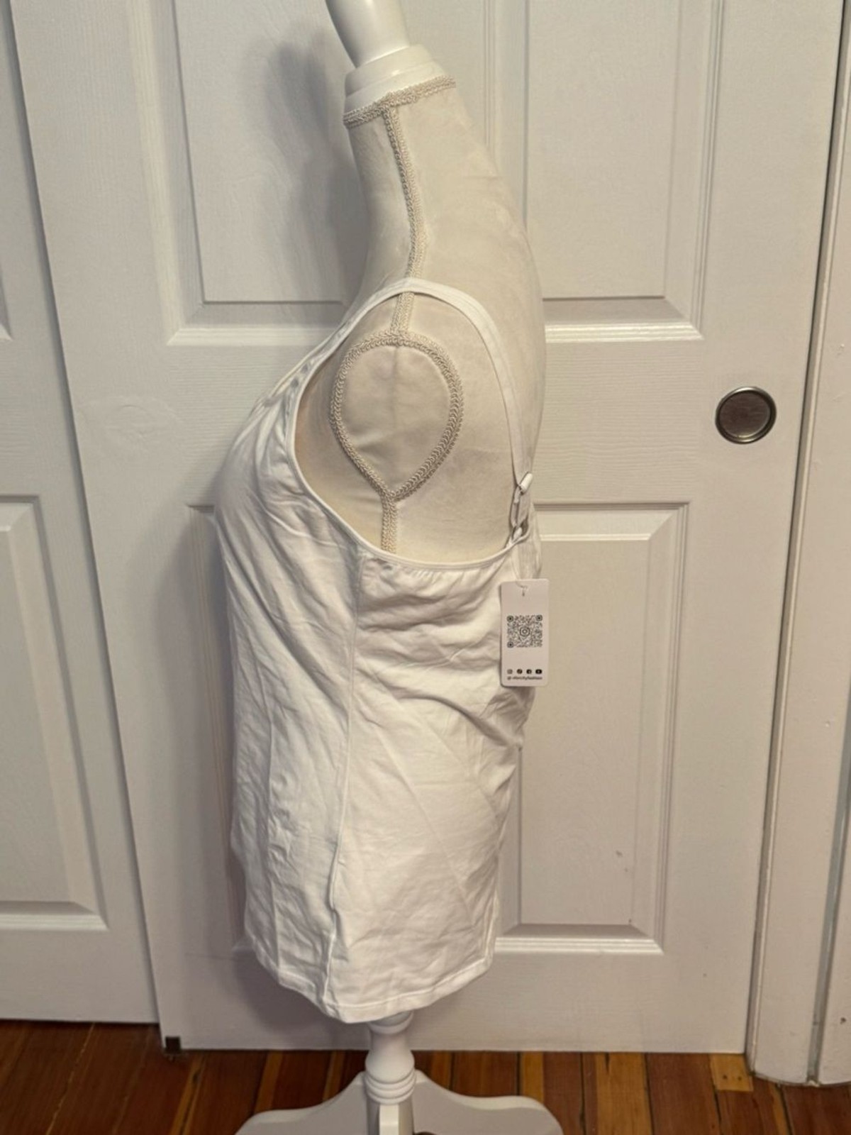 V For City NWT Classic White Cotton & Spandex Square Neck Tank Top Size XL