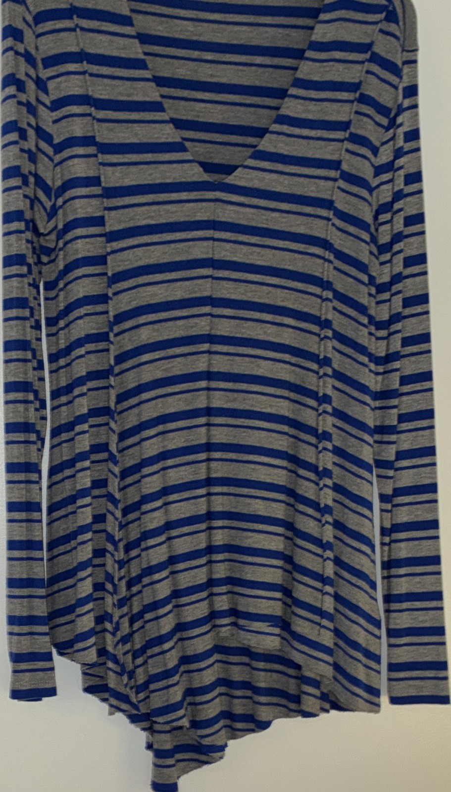 Women’s M Blue Gray Striped V-Neck Long Sleeve Cotton Soft Feel to Touch Tunic