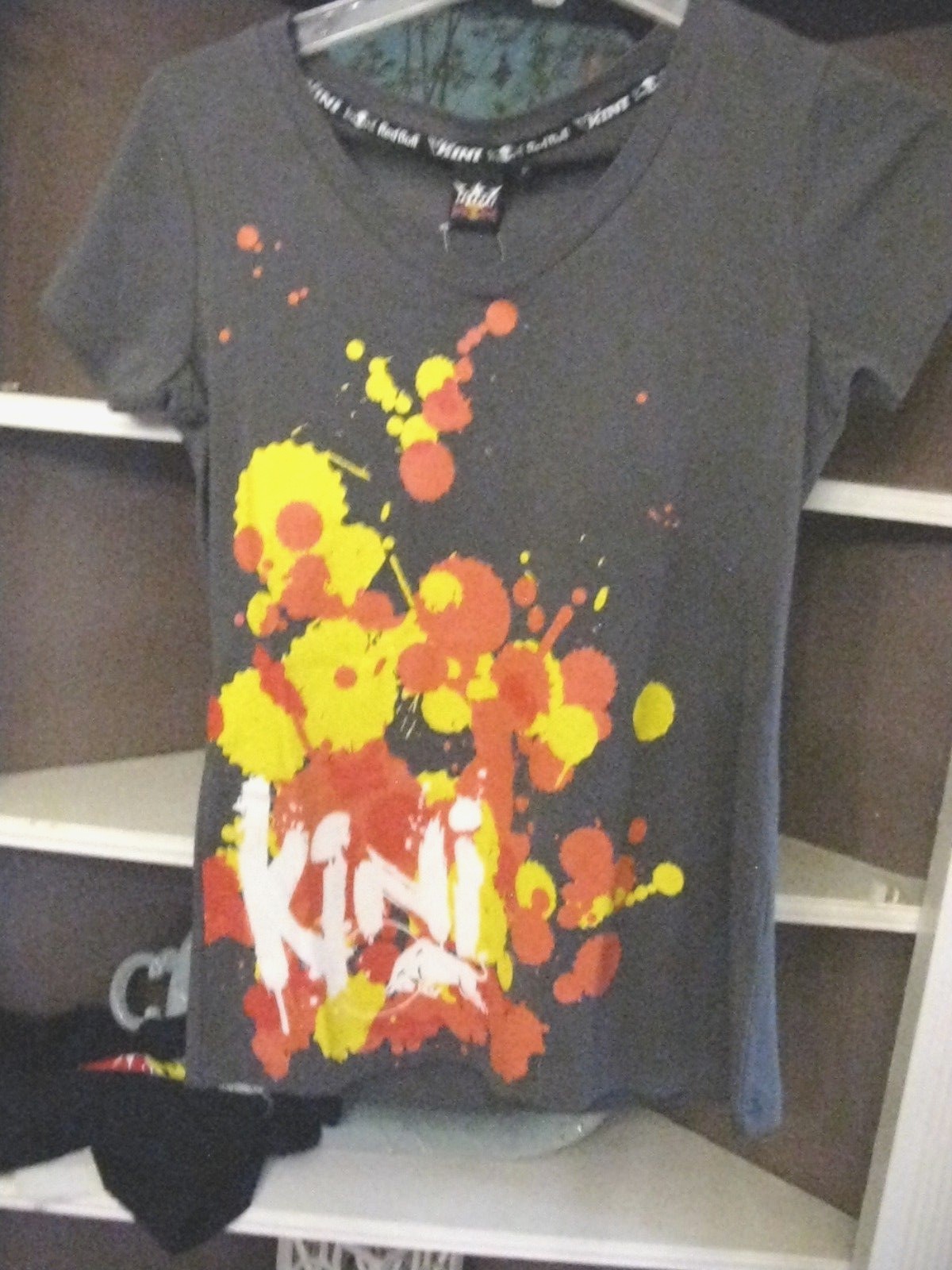 Kini Red Bull Girls Splattered V Neck Shirt Grey Size Small
